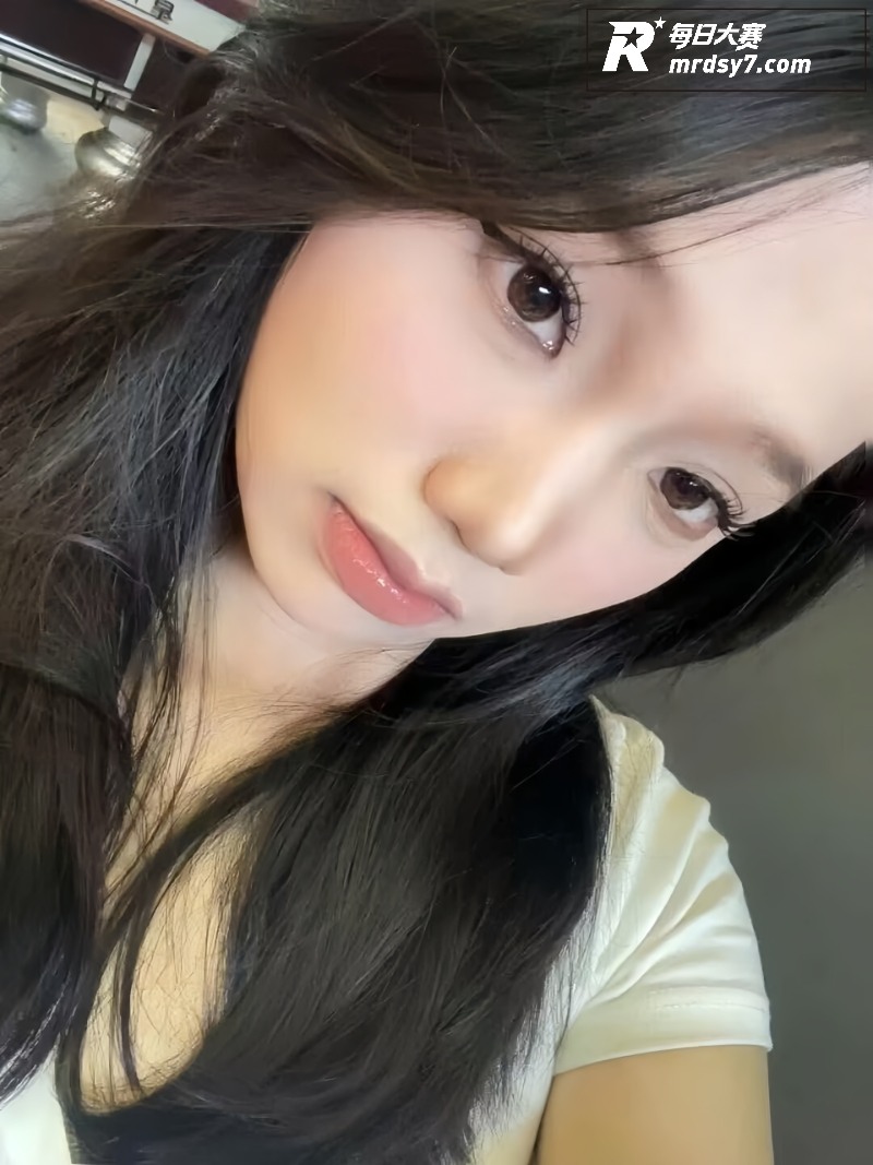 广东深圳高颜值嫩妹 相关图片3